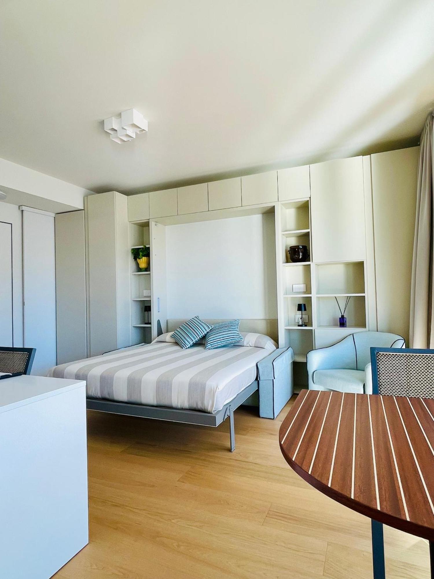 Seaview House * Genova